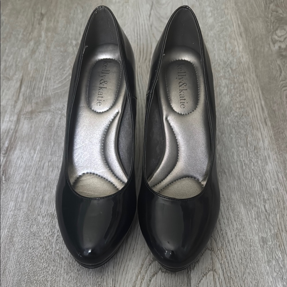 Kelly & Katie Black Heels Classic Pumps